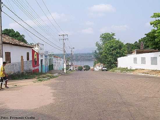 CAROLINA-MA-CHEGANDO NO RIO TOCANTINS-FOTO:NANDO CUNHA - CAROLINA - MA