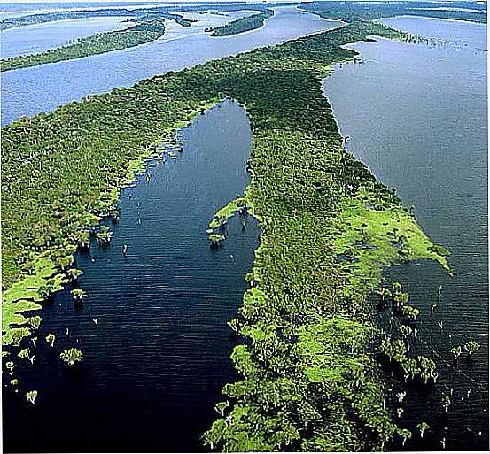 RIO NEGRO EM MANAUS-FOTO:MICHAEL TREZZI - MANAUS - AM