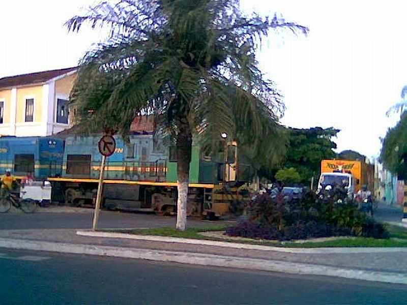 COD-MA-PRAA DA ESTAO FERROVIRIA-FOTO:ANTONIO R. RODRIGUES NETO - COD - MA