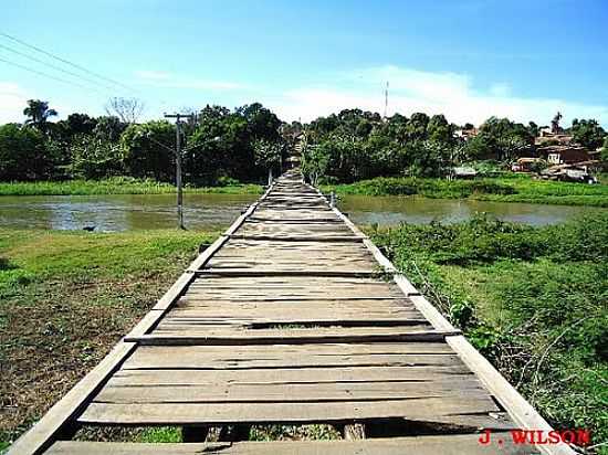 BELA E CHARMOSA PONTE DA TRIZIDELA SOBRE O RIO ITAPECUR EM COLINAS-FOTO:JWILSON - COLINAS - MA