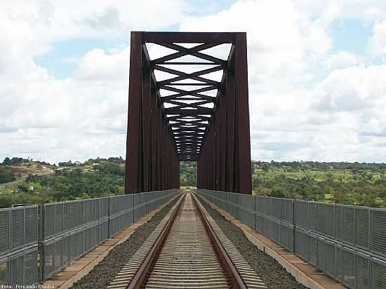 ESTREITO-MA-PONTE FERROVIRIA QUE LIGA AGUIARNPOLIS-TO  ESTREITO-MA-FOTO:NANDO CUNHA - ESTREITO - MA