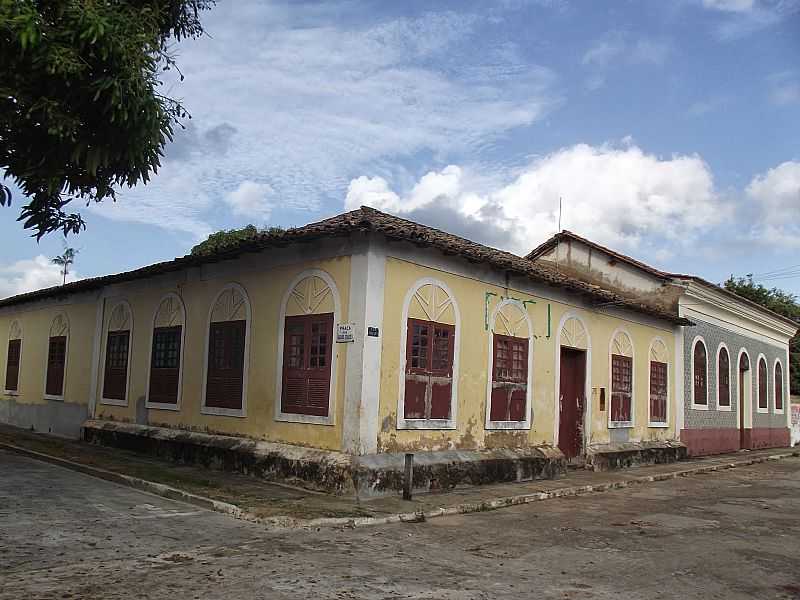 GUIMARES-MA-CASARIO DE ARQUITETURA COLONIAL-FOTO:MARINELTON CRUZ - GUIMARES - MA