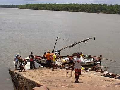 RAMPA DE EMBARQUE E DESSEMBARQUE - ICATU
FOTO LEANDRO BARROSO REIS - ICATU - MA