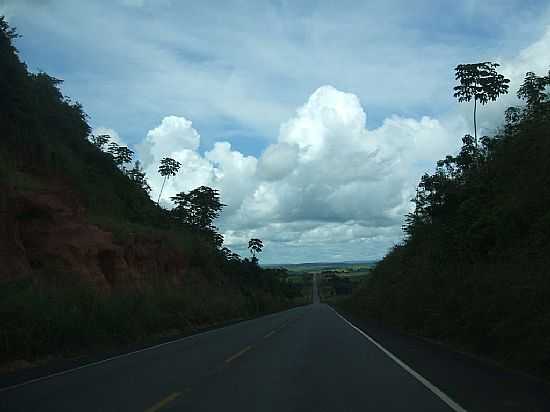 ITINGA DO MARANHO-MA-RODOVIA BELM BRASLIA-FOTO:VALDIZAR LIMA  - ITINGA DO MARANHO - MA