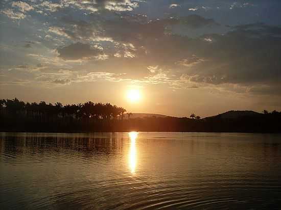 LAGOA DO MATO-MA-PR DO SOL NA LAGOA-FOTO:JOSU R. GUIMARES - LAGOA DO MATO - MA