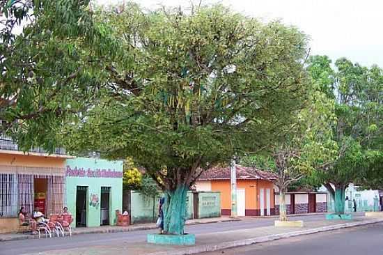 AV.HERCLITO AMARAL DA SILVA EM MATINHA-FOTO:GIANO CUTRIM - MATINHA - MA