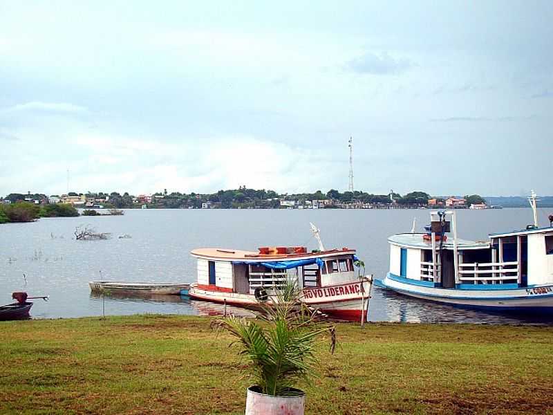 NHAMUND-AM-BARCOS NA ORLA-FOTO:AMAZONIAACONTECE.BLOG.UOL.COM.BR - NHAMUND - AM