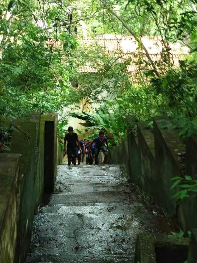 ESCADA QUE LEVA AO MORRO DO NAZARIO, POR JONATAS BARROS - NINA RODRIGUES - MA