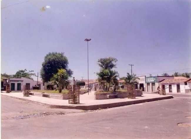 PRAA DO MERCADO ANOS 90, POR RAIMUNDO LOPES - OLHO D'GUA DAS CUNHS - MA
