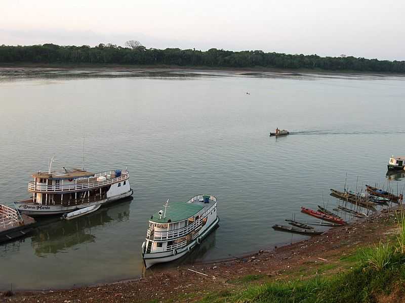 NOVO ARIPUAN-AM-BARCOS NO RIO MADEIRA-FOTO:OSICLEY - NOVO ARIPUAN - AM