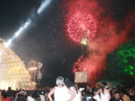 REVEILLON, POR SANDRA CARLA - PARINTINS - AM