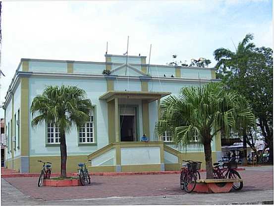 PREFEITURA, POR PEDRO HENRIQUE - PARINTINS - AM