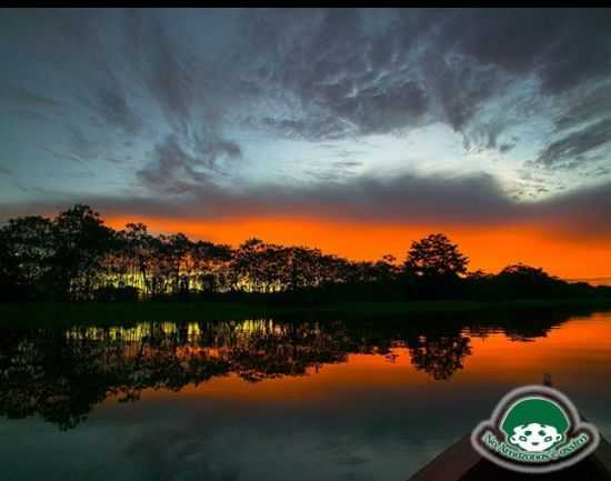 LAGO DO MACURANY NO CREPSCULO, POR CARLIANA FERREIRA - PARINTINS - AM