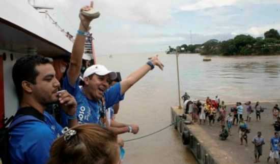GALERA AZUL E BRANCO, POR SALOMO MARTINS - PARINTINS - AM