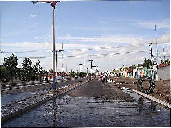 SANTA QUITRIA DO MARANHO-MA-AVENIDA SANTOS DUMONT SENTIDO CENTRO-FOTO:PAULO_CARVALHO_SANTO - SANTA QUITRIA DO MARANHO - MA