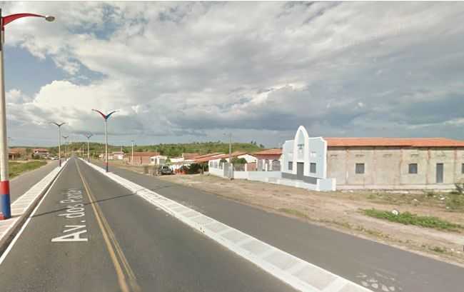 AVENIDA DA CIDADE, POR ADELINA JESUS - SANTA QUITRIA DO MARANHO - MA