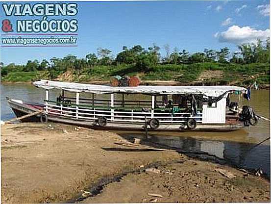 BARCO DE PASSAGEIROS EM PAUINI-AM-FOTO:VIAGENSENEGOCIOS. - PAUINI - AM