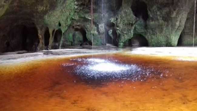 CAVERNA DO MARUAGA, POR JONE UCHA CARNEIRO - PRESIDENTE FIGUEIREDO - AM