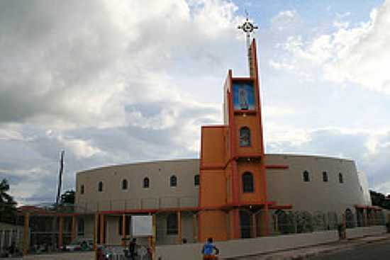 A NOVA IGREJA MATRIZ DE N.S.DE FTIMA-FOTO:VANDEVOERN - VITORINO FREIRE - MA
