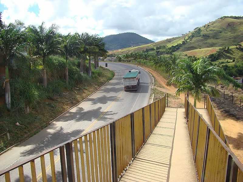 ABRE CAMPO-MG-PASSARELA SOBRE A RODOVIA-FOTO:ANTONIO GERALDO DE SOUSA - ABRE CAMPO - MG