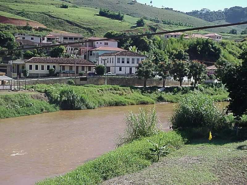 ACAIACA-MG-RIO DO CARMO E A CIDADE-FOTO:WWW.ASMINASGERAIS. - ACAIACA - MG