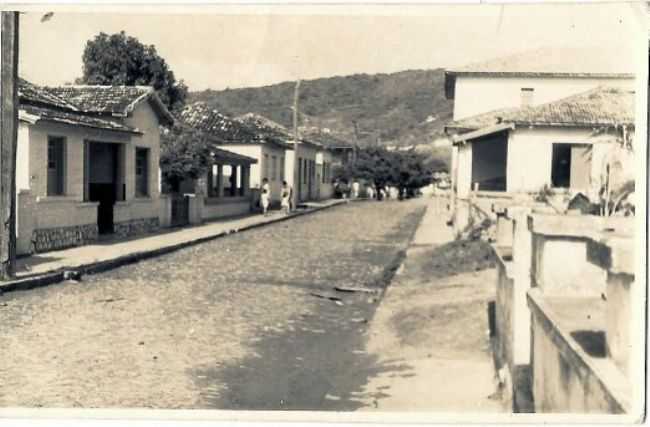 ANTIGA RUA EMILIO VASCONCELOS, POR AGNALDO - GUA BOA - MG