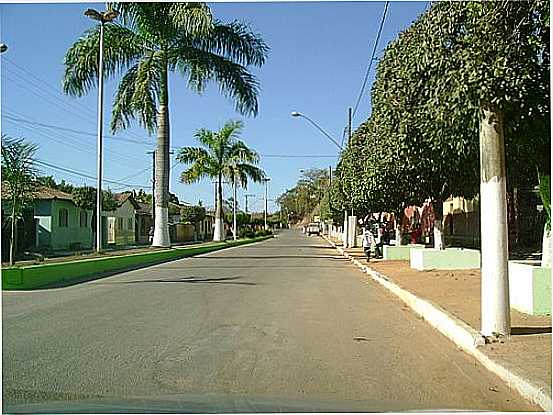 AVENIDA-FOTO:GILDAZIO FERNANDES [PANORAMIO] - GUA BOA - MG