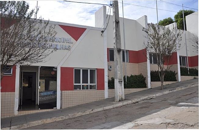 POR ELTA ANTUNES - GUAS VERMELHAS - MG