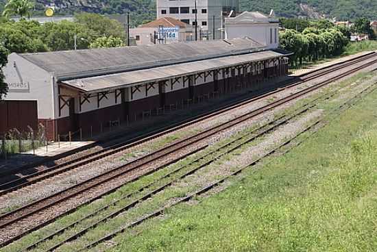 ESTAO FERROVIRIA DE AIMORS-FOTO:ELPDIO JUSTINO DE A - AIMORS - MG