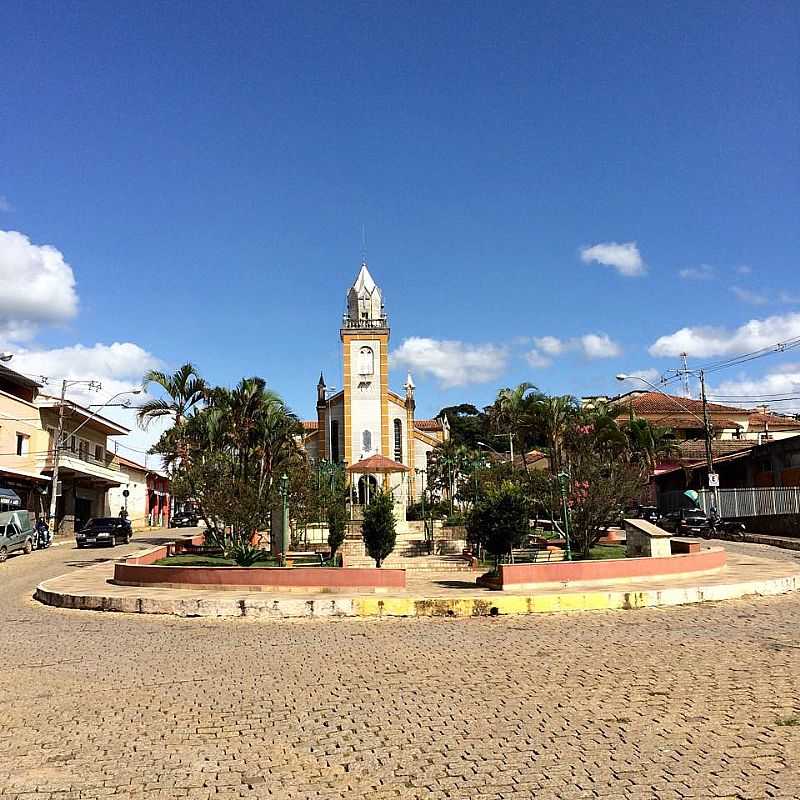 IGREJA MATRIZ DE AIURUOCA - MINAS GERAIS - AIURUOCA - MG