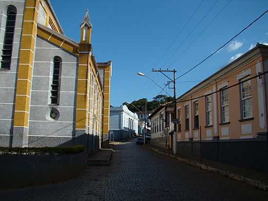 CASARIO EM AIURUOCA-FOTO:BARBOSA - AIURUOCA - MG