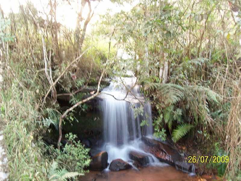 ALAGOA-MG-CACHOEIRA DO SPRAY-FOTO:CLCIO.MENDES - ALAGOA - MG