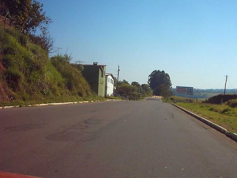 ALFENAS-MG-AV.LINCOLN WESTIN DA SILVEIRA-FOTO:VALTTERLIMA - ALFENAS - MG
