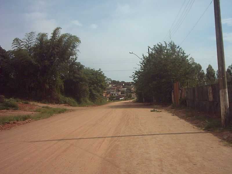 ALFENAS-MG-RUA NA ENTRADA DA CIDADE-FOTO:VALTTERLIMA - ALFENAS - MG