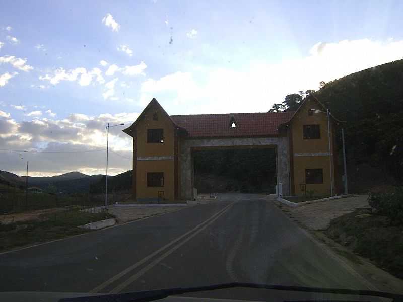 ALTO CAPARA-MG-PRTICO DE ENTRADA DA CIDADE-FOTO:MOHAMMADALBERTH - ALTO CAPARA - MG