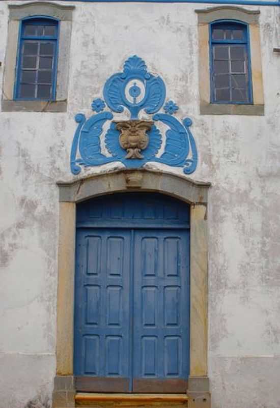 DETALHE DA FACHADA DA IGREJA-FOTO:MONTANHA  - ALTO MARANHO - MG