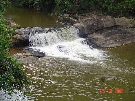 CACHOEIRA DO Z MACHADINHO EM ALTO RIO DOCE-FOTO:RODRIGO ABREU - ALTO RIO DOCE - MG