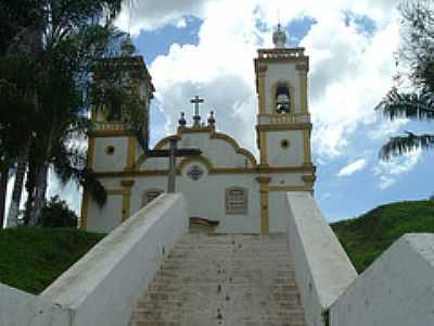 IGREJA-FOTO:MONTANHA - AMARANTINA - MG