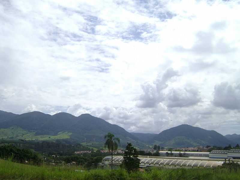 ANDRADAS-MG-CHEGANDO NA CIDADE-FOTO:RO FORT - ANDRADAS - MG