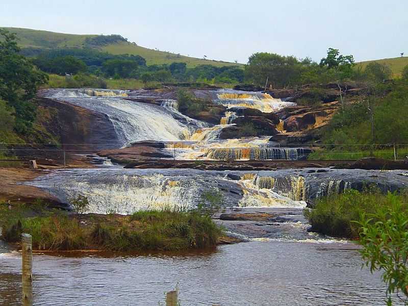 CACHOEIRA DO APIRIO  - ANDRELNDIA - MG