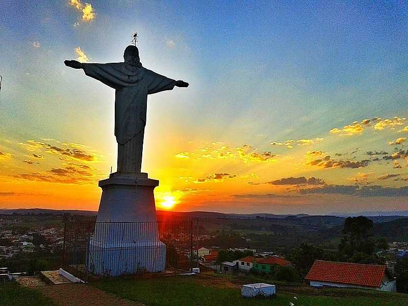 MIRANTE DO CRISTO REDENTOR
- ROTA ROMNTICA - - ANDRELNDIA - MG