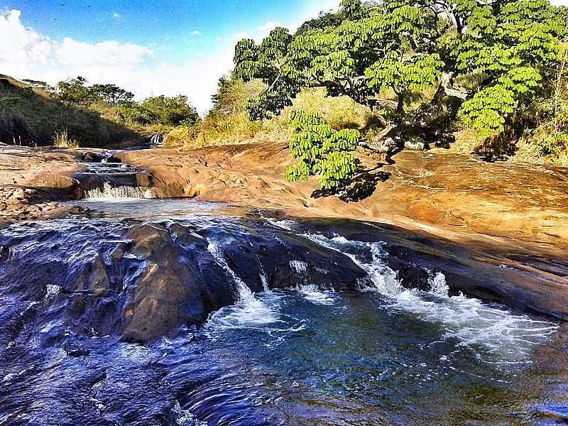 CACHOEIRA DOS QUERUBINS  - ANDRELNDIA - MG