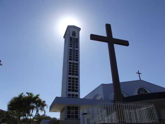 IGREJA MATRIZ DE NOSSA SENHORA DAS DORES, POR THYMONTHY BECKER - ANTUNES - MG