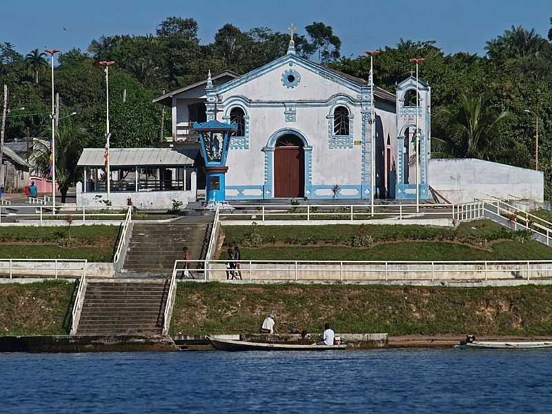 SILVES-AM-IGREJA NA ORLA DO LAGO CAMAARI-FOTO:WILDERMANN - SILVES - AM