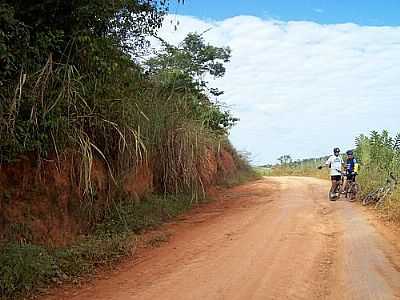 CHEGANDO EM ARACATI DE MINAS-FOTO:DLESTER.KTA  - ARACATI DE MINAS - MG