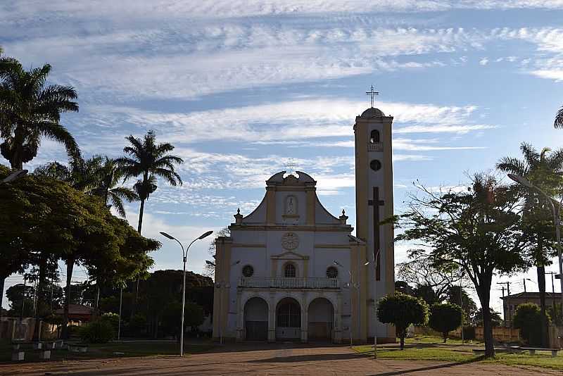 ARAGUARI-MG-MATRIZ DE N.SRA.DO ROSRIO DE FTIMA-FOTO:PARRUCO - ARAGUARI - MG