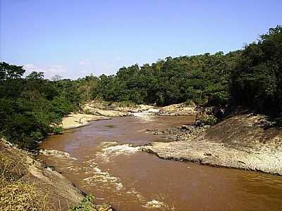 RIO PARAOPEBA EM ARANHA POR LEANDRO DURES - ARANHA - MG