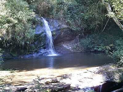 POO DO CAROO-FOTO:EMERSON JEAN SILVA - ARANTINA - MG