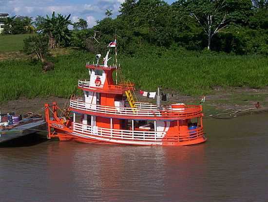 BARCO DE PASSAGEIRO E CARGA EM TABATINGA-AM-FOTO:DIANA GMEZ - TABATINGA - AM