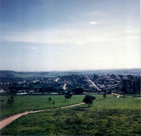 ARAJOS-MG-A CIDADE NO INCIO DA DCADA DE 90-FOTO:ANDRE LUCIANO F.SANT - ARAJOS - MG